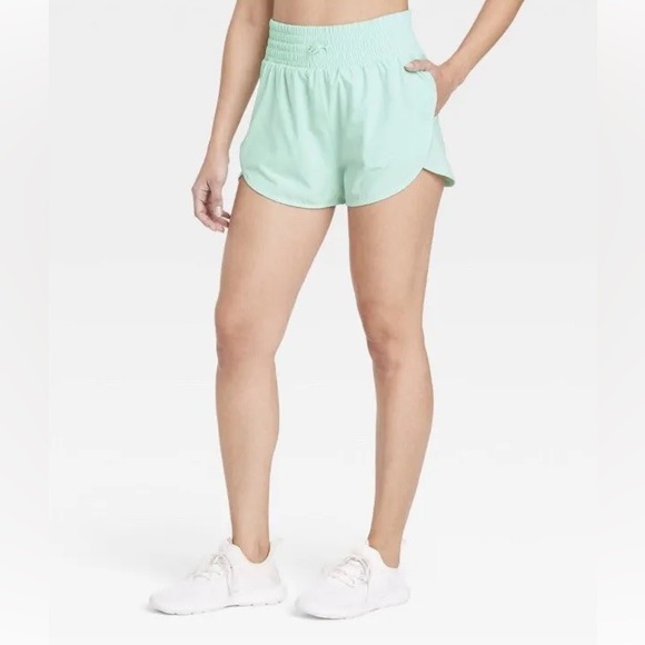 All in Motion Women's High-Rise Flex Shorts 3" - Picture 1 of 2